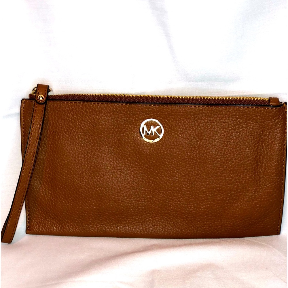 Women Micheal Kors wallet